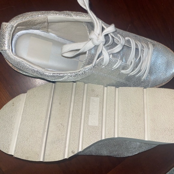 Dolce Vita Women's Toyah Sneaker - Picture 2 of 4